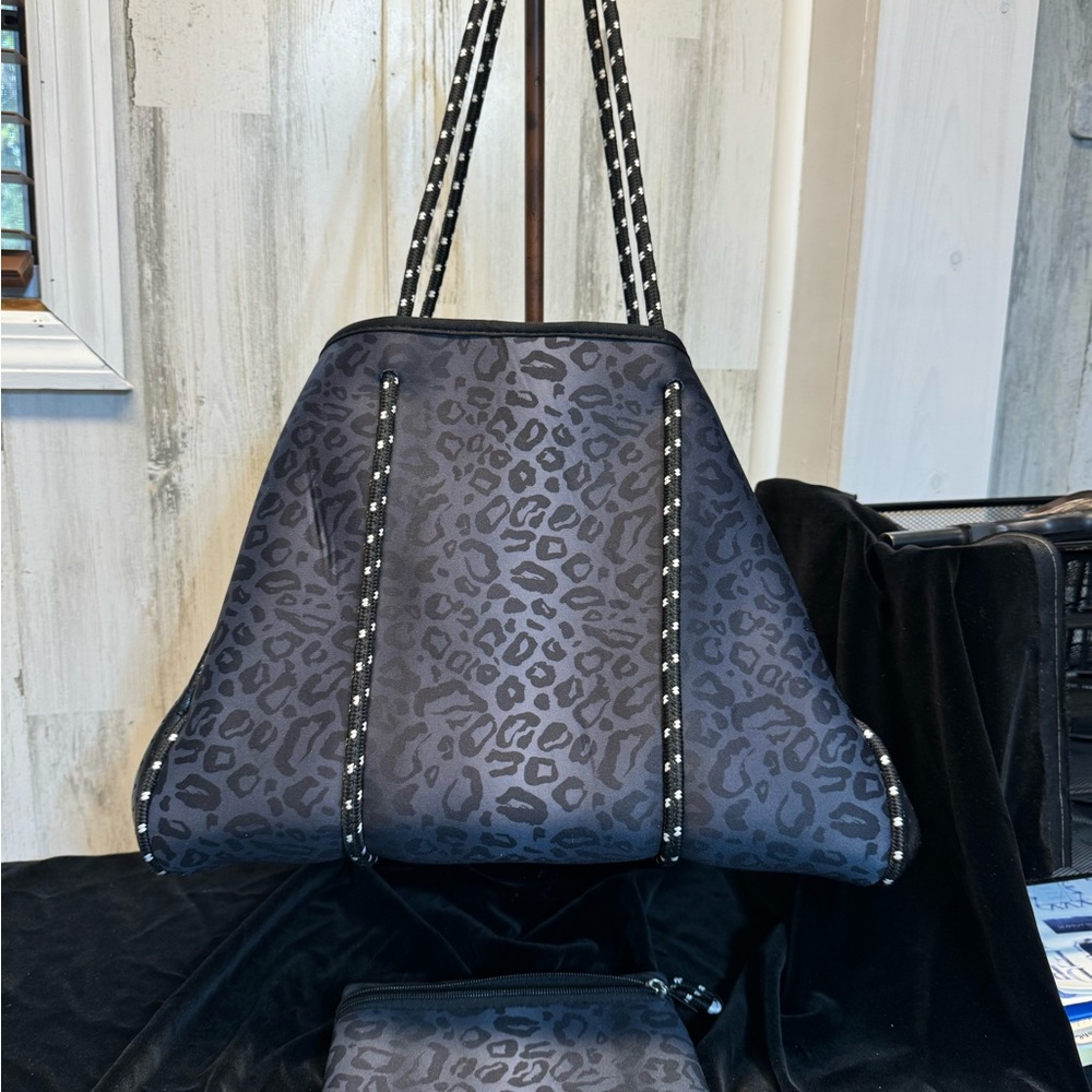 Parker & Hyde Stylish Black Leopard Print Neoprene Women's Bag